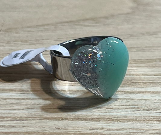 Thick band with turquoise heart